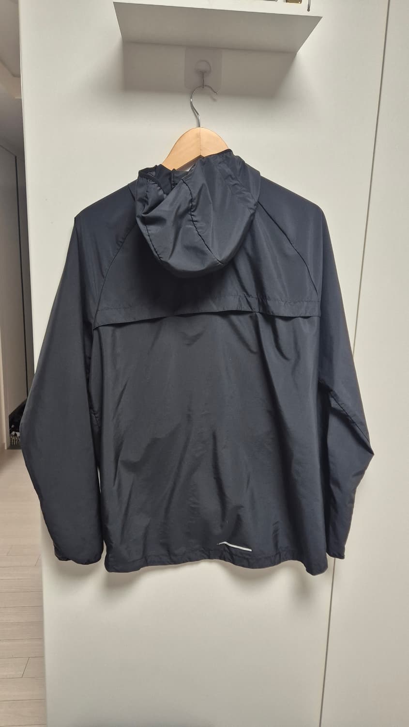 나이키 드라이핏 러닝 바람막이 XL 상품이미지3