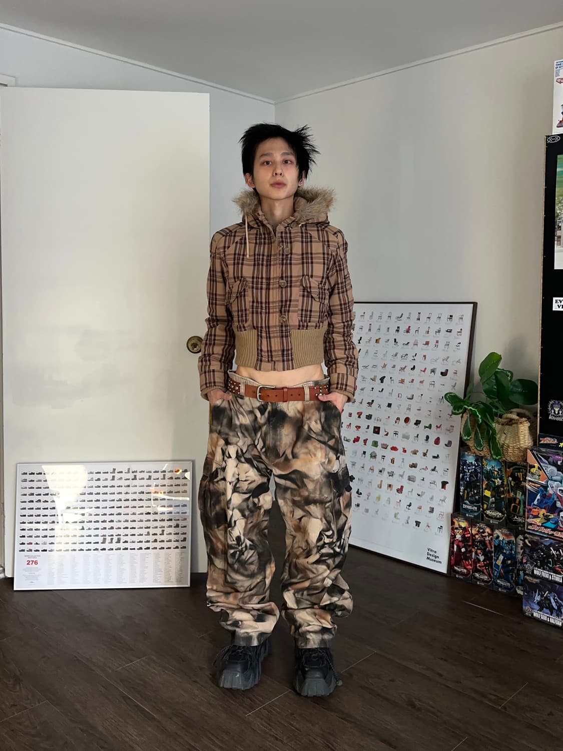 "Broken Glasses Pieces" 스프레이 카고 팬츠 상품이미지4