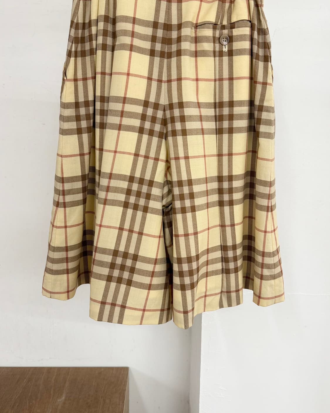 버버리 옐로우 노바체크 핀턱 미디스커트  상품이미지6