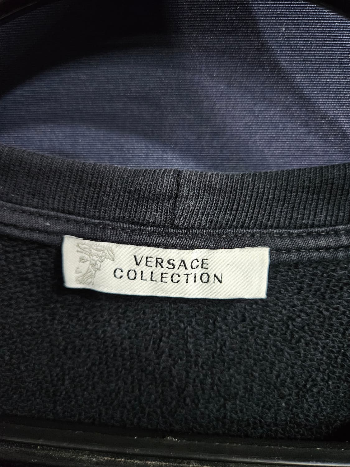 베르사체 컬렉션 다크네이비 남성 110 맨투맨  상품이미지3