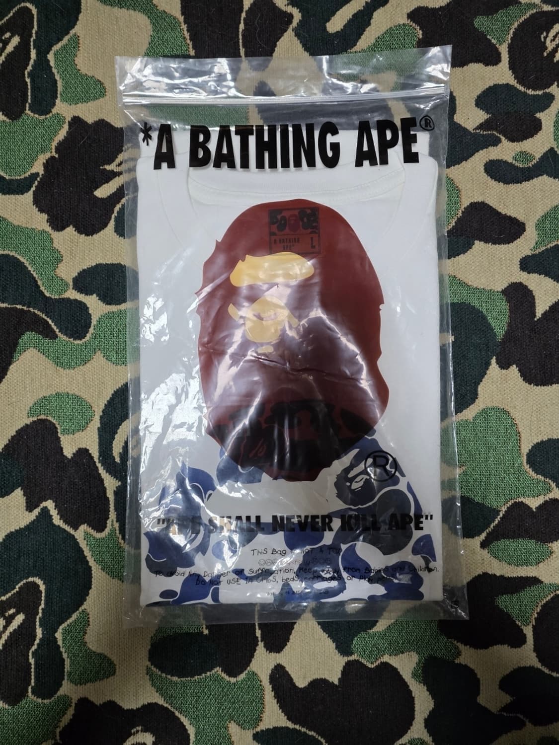 [L] 베이프 온라인 한정 카모 GO APE 빅사루 반팔티 화이트 상품이미지5