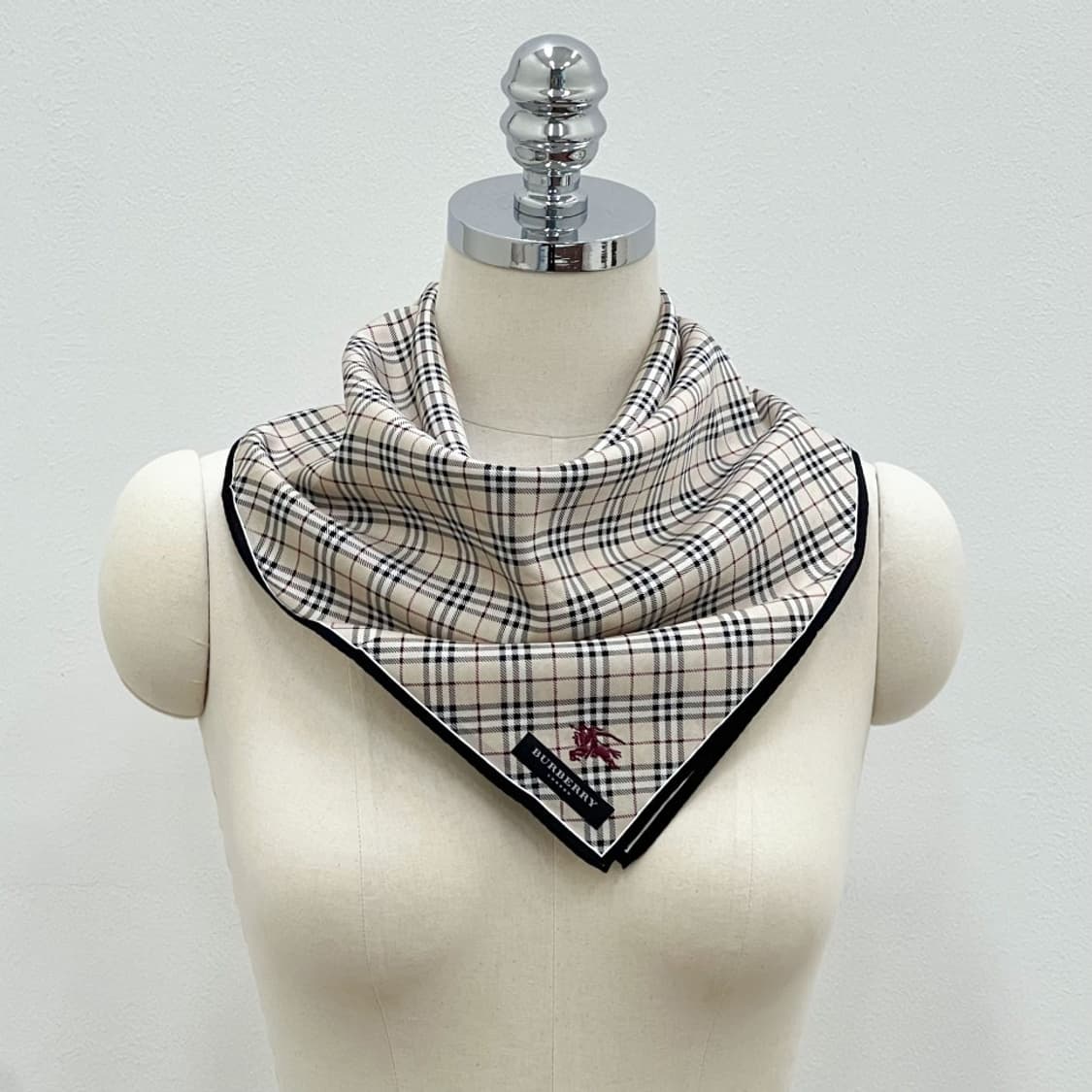 (새상품) burberry/ 버버리 쁘띠스카프 손수건 상품이미지8