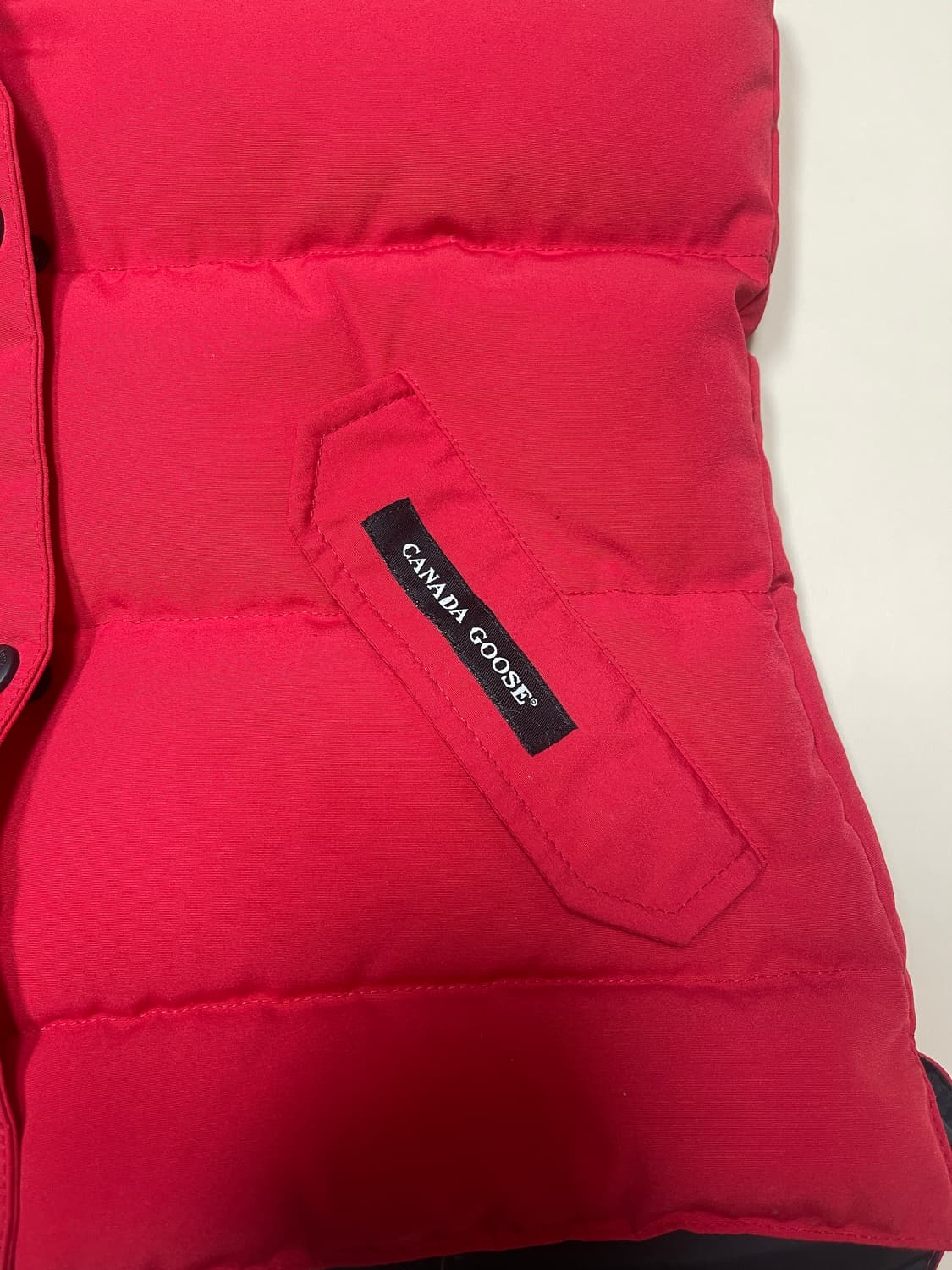 정품)캐나다구스 패딩 조끼 레드 상품이미지4