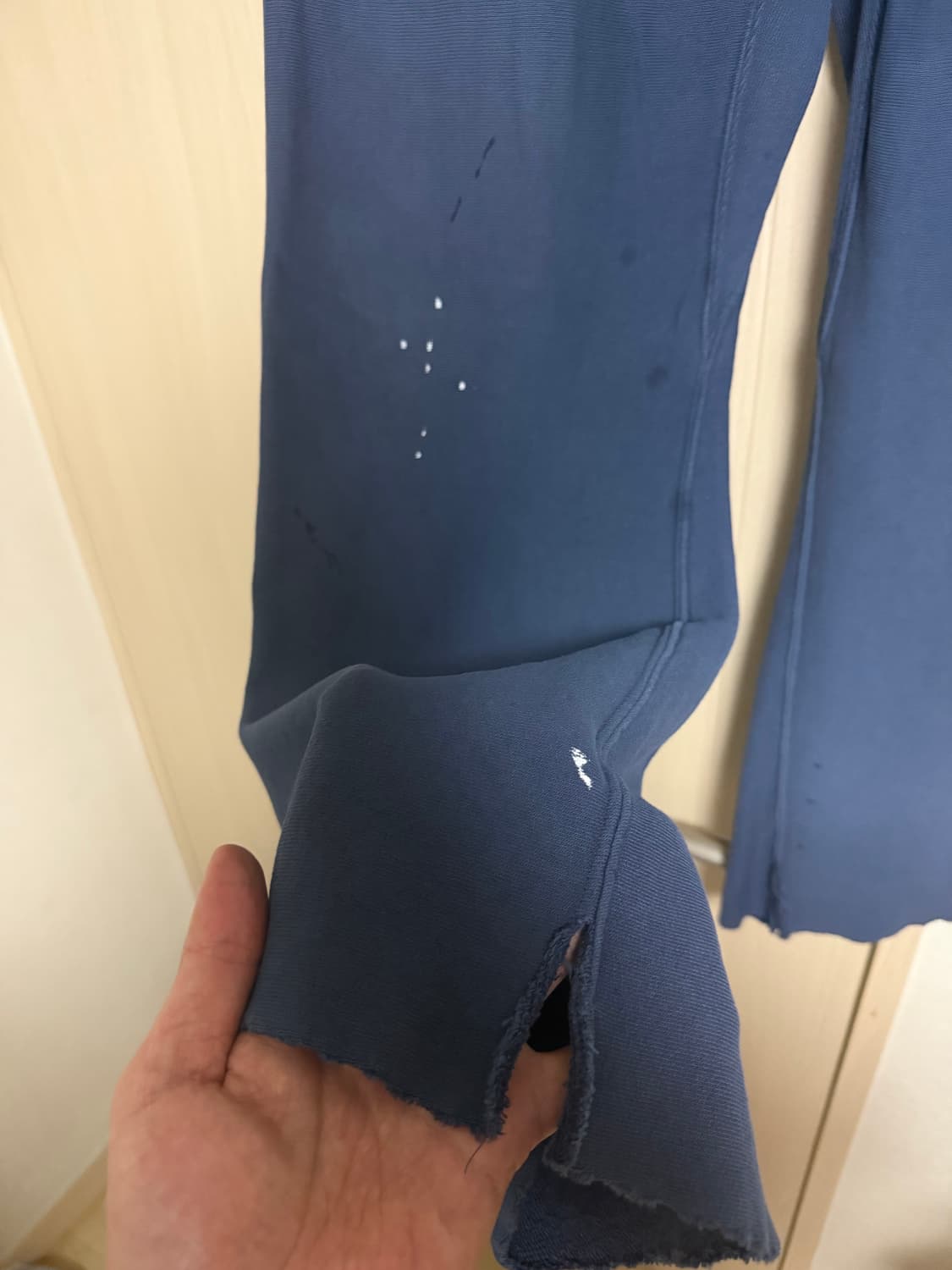 메종 마르지엘라 25ss 네이비 페인트 스플리터 스웨트 팬츠 상품이미지5