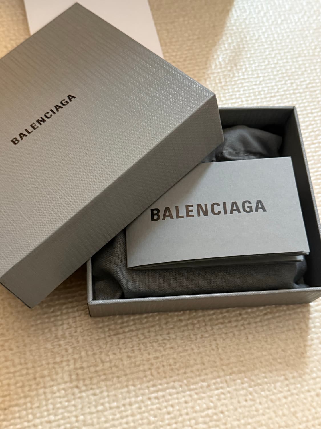 발렌시아가 데님 플랩 반지갑 상품이미지5