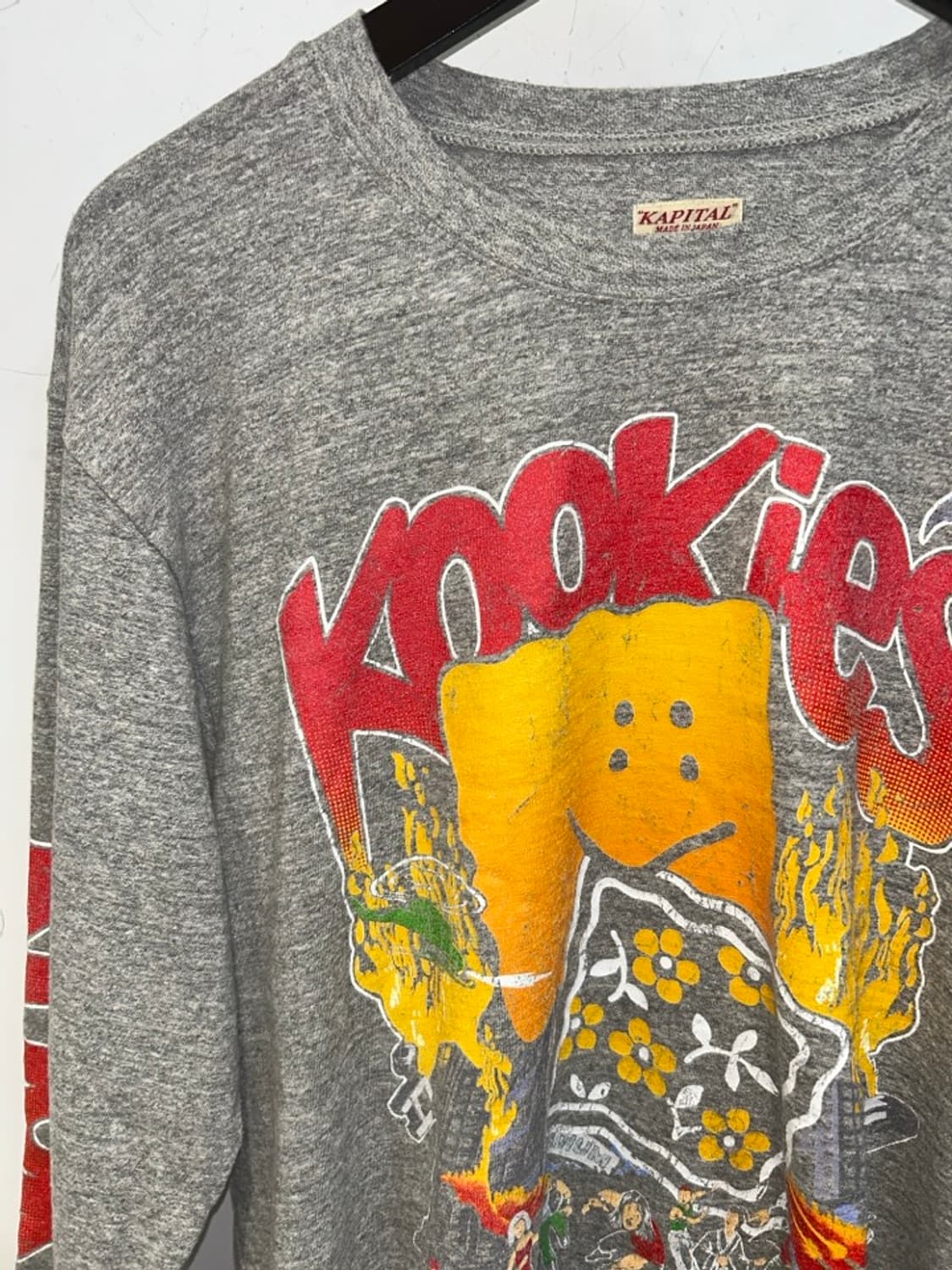 캐피탈 쿠키스 그래픽 롱슬리브 티셔츠 상품이미지3