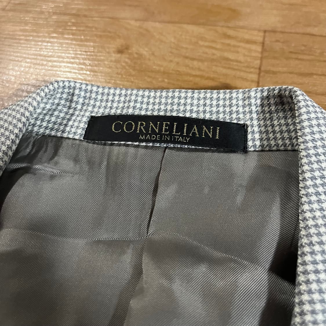 [100] 꼬르넬리아니 하운드 울실크 자켓 상품이미지4