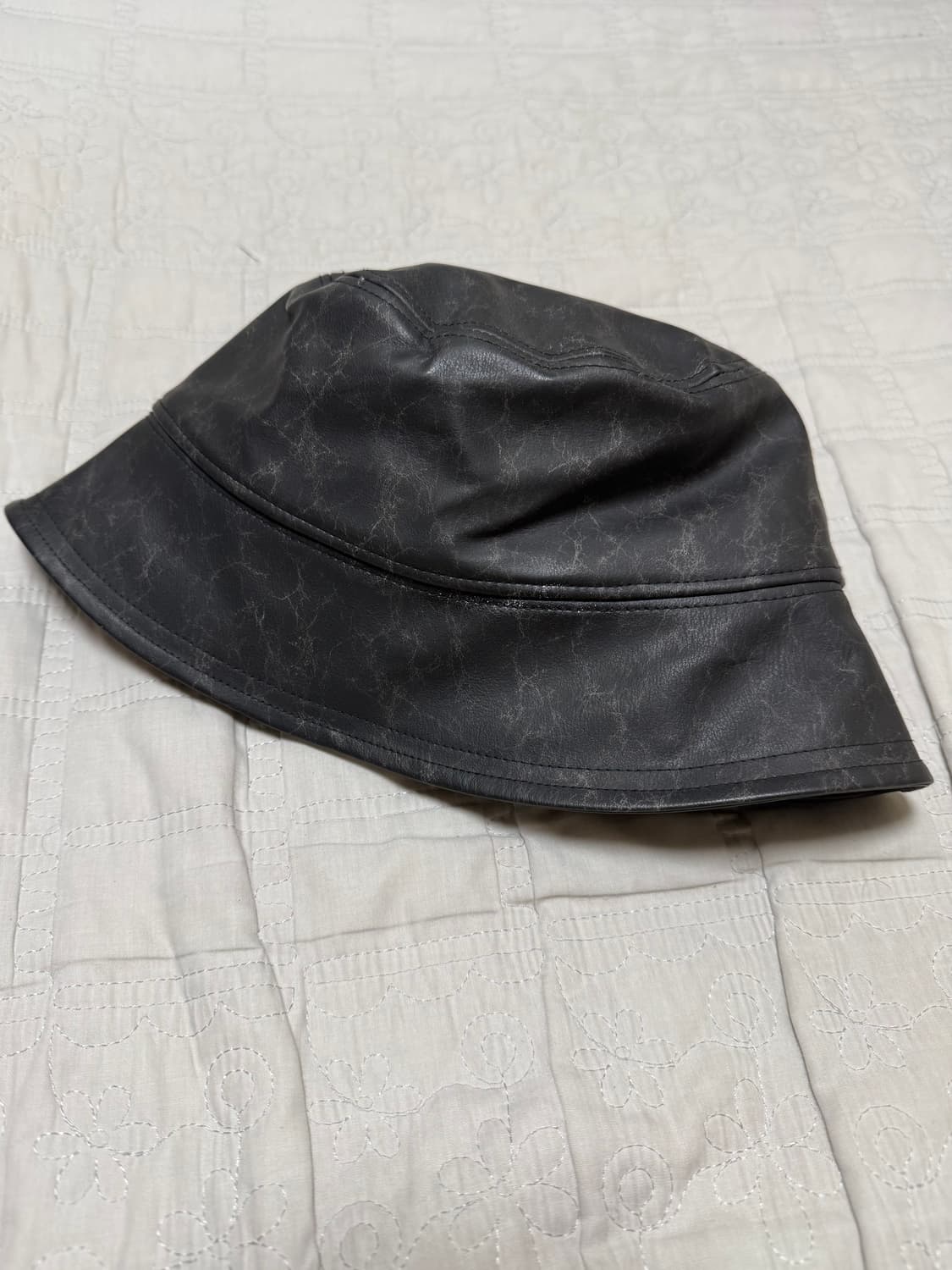 빔즈 레더 버킷햇 상품이미지1