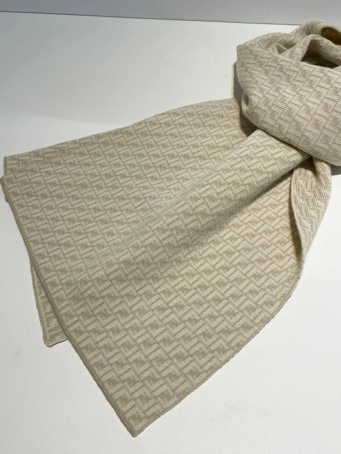 펜디 FENDI FF 주카 패턴 머플러 숄 목도리 A1540 상품이미지3