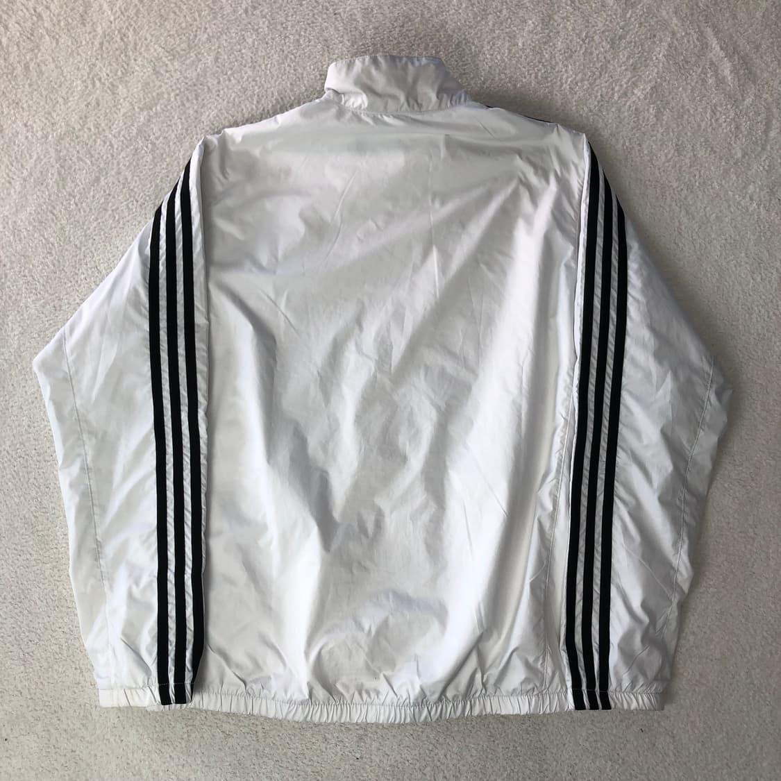 아디다스 화이트 바람막이 상품이미지2