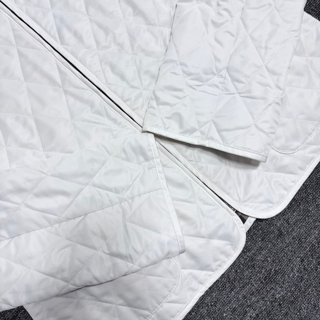 버버리 런던 안감 노바체크 퀄팅 자켓 상품이미지2