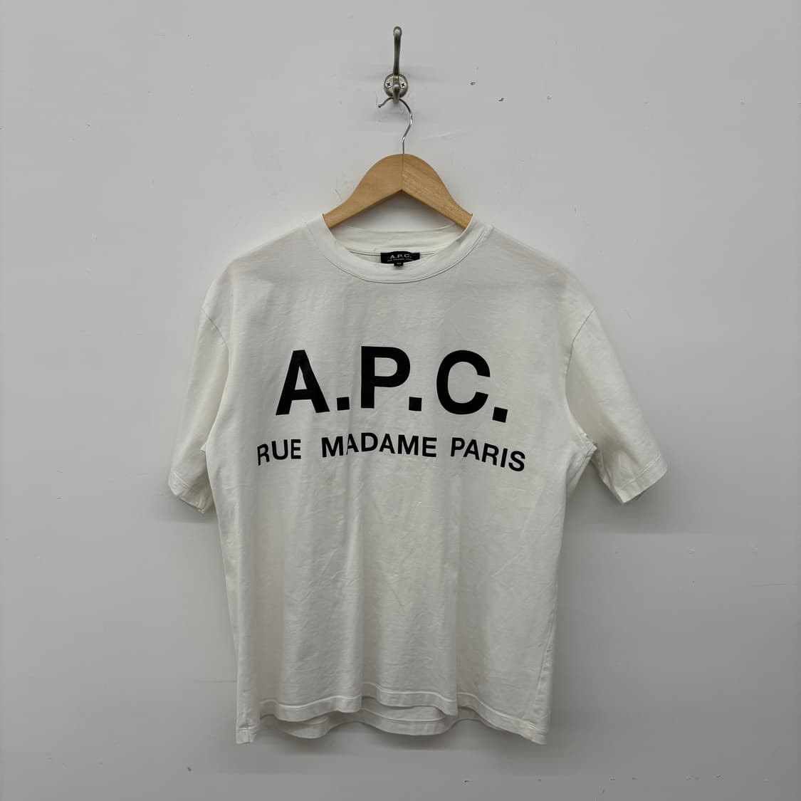 아페쎄 a.p.c 흰색 레터링 반팔 남xs 상품이미지1