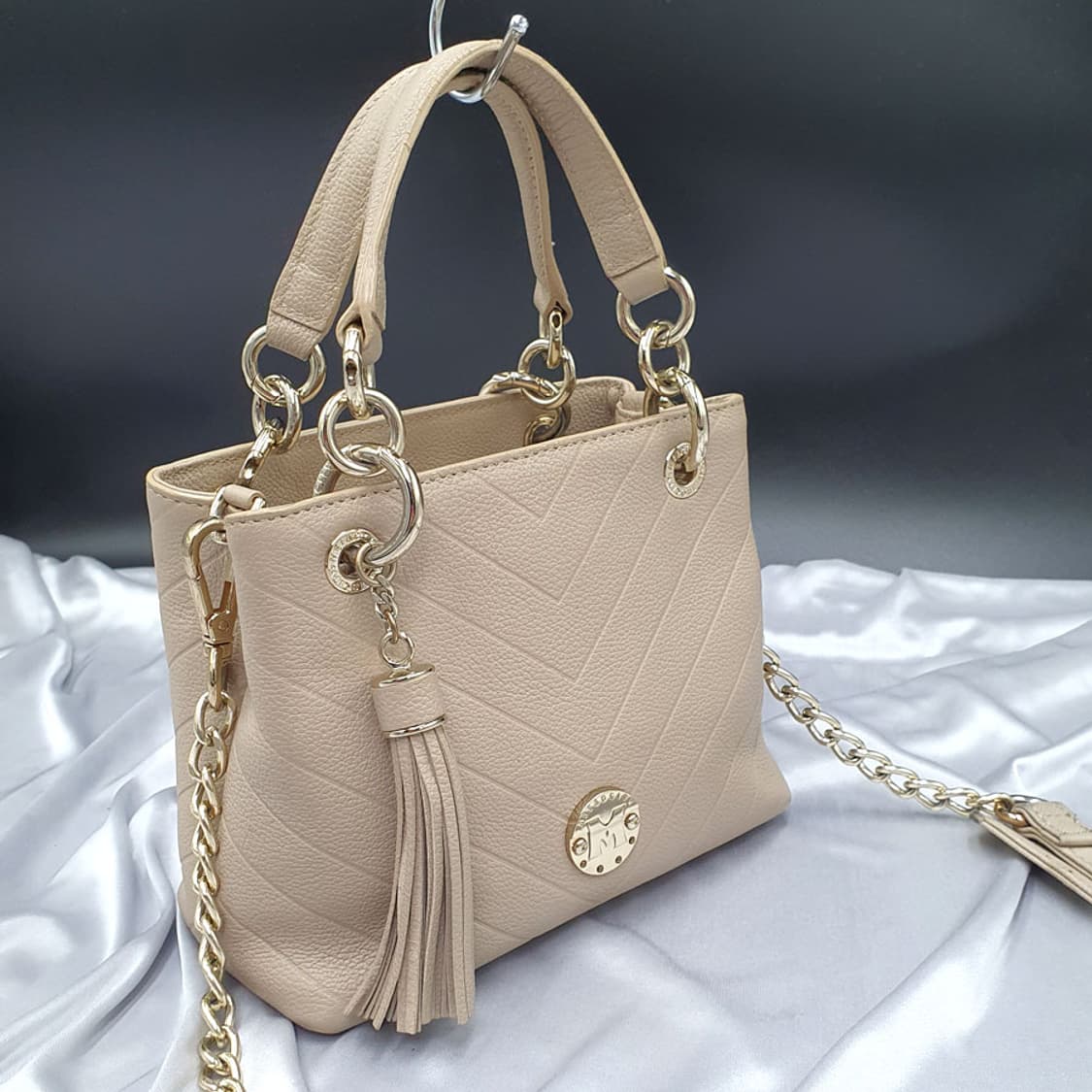 메트로시티 아담한 사각 크로스백 중고 가방 은피아노 상품이미지3