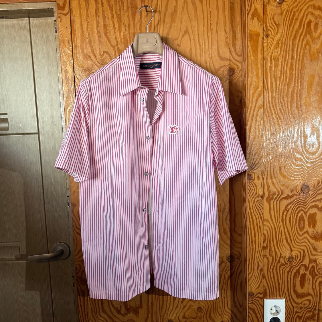 루이비통 2025 S/S 모노그램 스트라이프 셔츠 상품이미지2