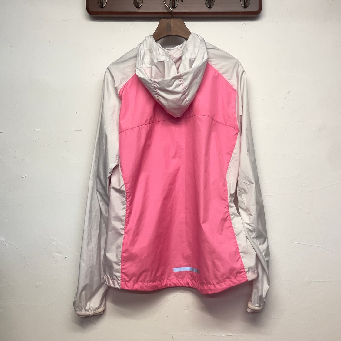 나이키 (우먼) 러닝 후드 바람막이 자켓  상품이미지4