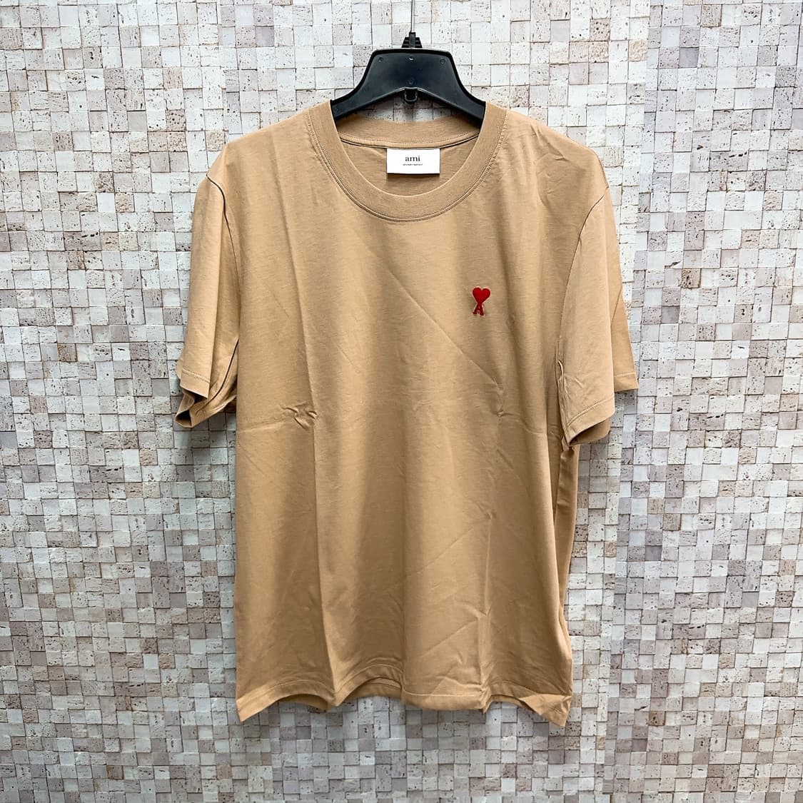 아미 남성 베이지 하트 로고 티셔츠 70% 상품이미지1
