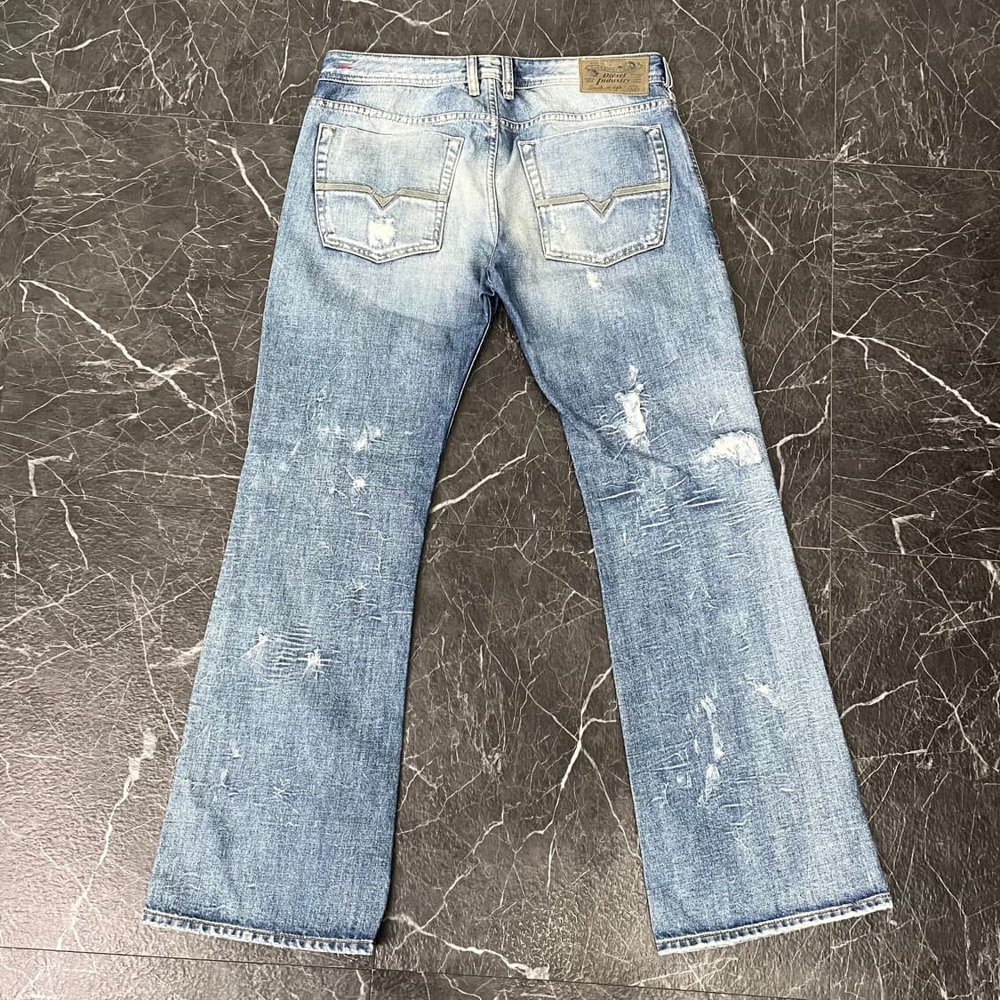 33in 디젤 아이스 워시드 데미지 부츠컷 데님 팬츠 상품이미지6