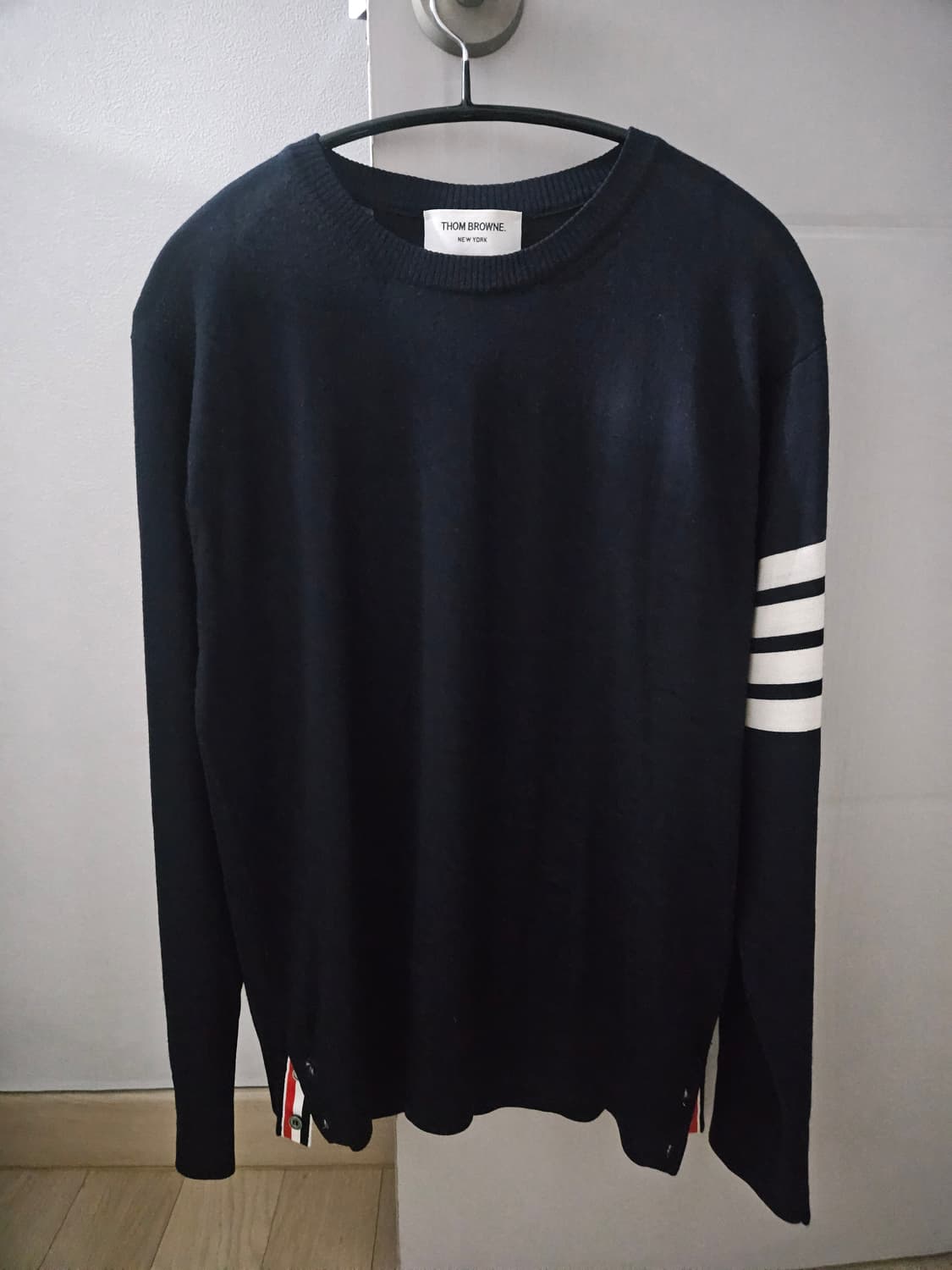 톰브라운 4선 니트 상품이미지1