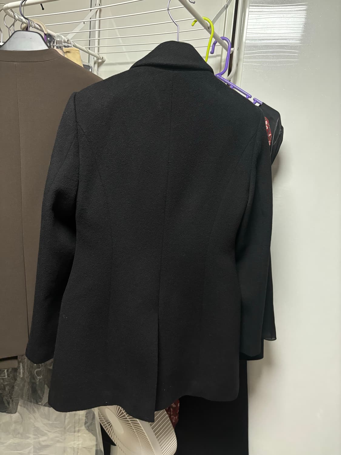 모조에스핀 블랙 금장 코트 55 새상품 상품이미지4