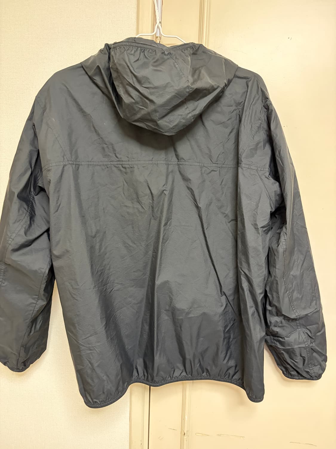 유니클로 바람막이 포켓더블 UV 프로텍션파카 S  상품이미지2