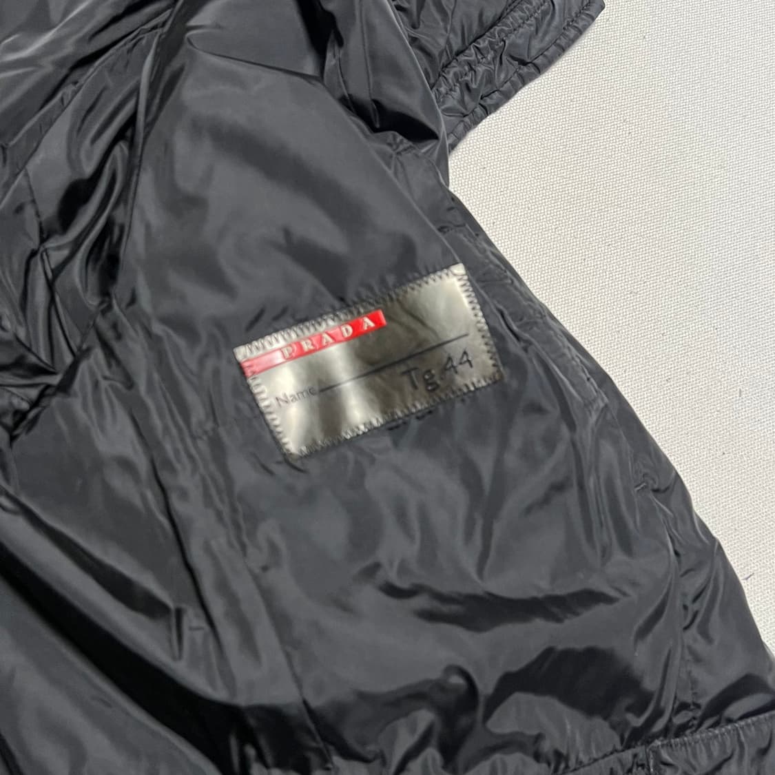 M 프라다 블랙 나일론 후드 패디드 자켓 상품이미지5
