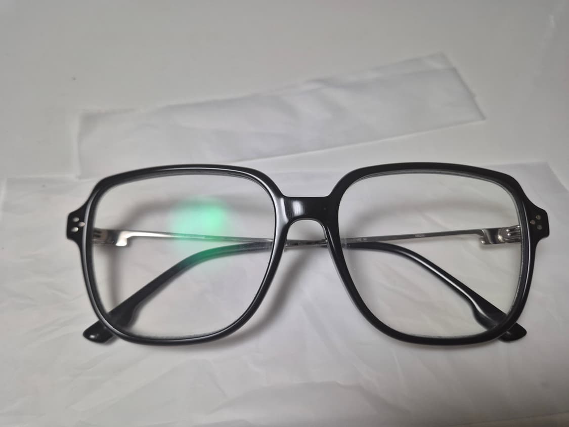 젠틀몬스터 무아 01 안경테 상품이미지1