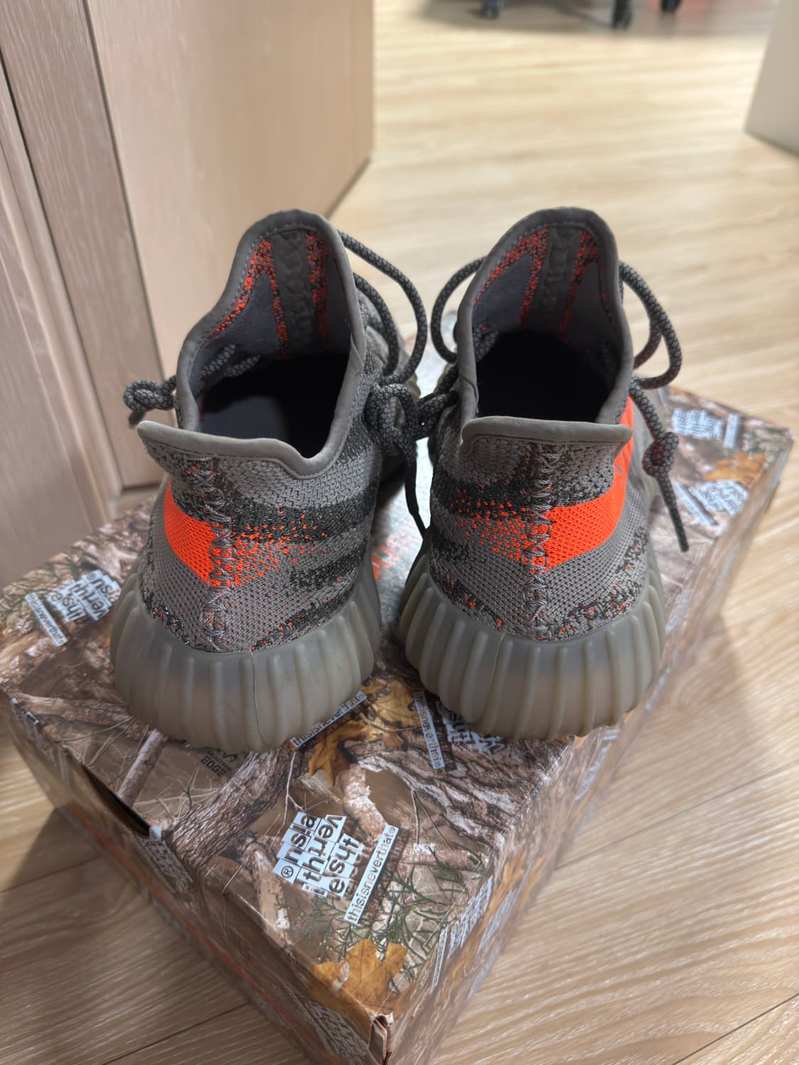 이지부스트 350 V2 벨루가 270 상품이미지3