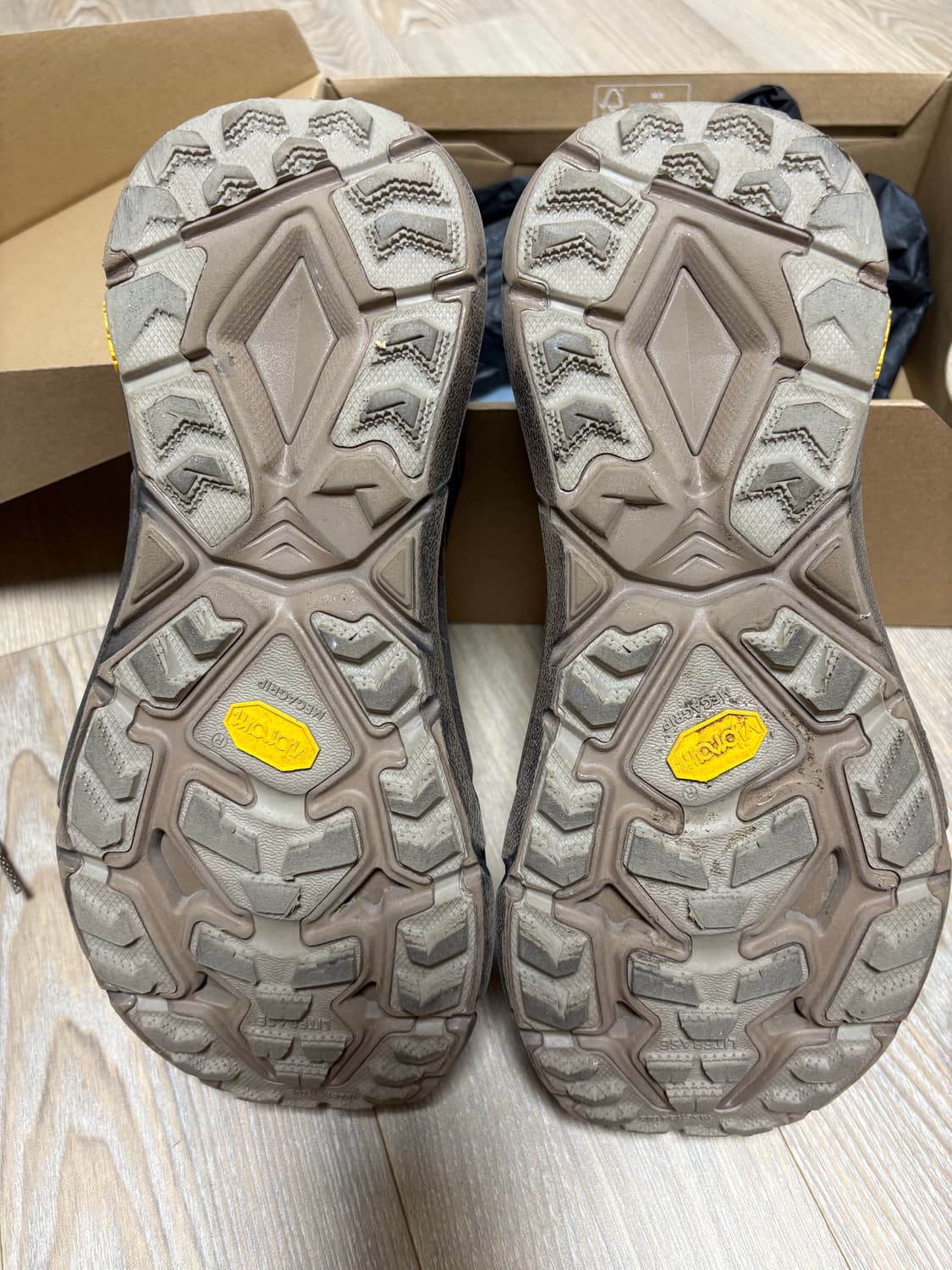 호카x새티스파이 러버 265 상품이미지5