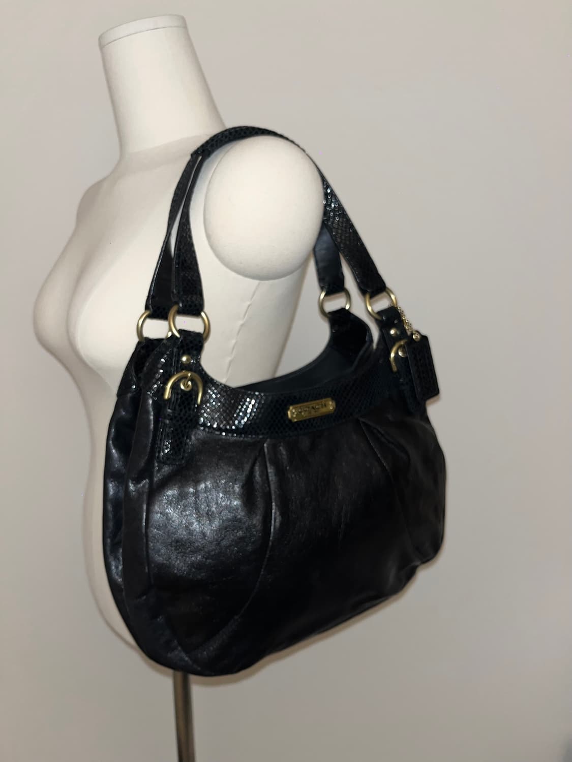 Coach allblack spangle shoulder bag 상품이미지3