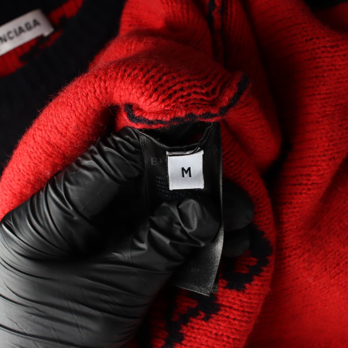 발렌시아가 올오버 로고 패턴 울 니트 스웨터 상품이미지4