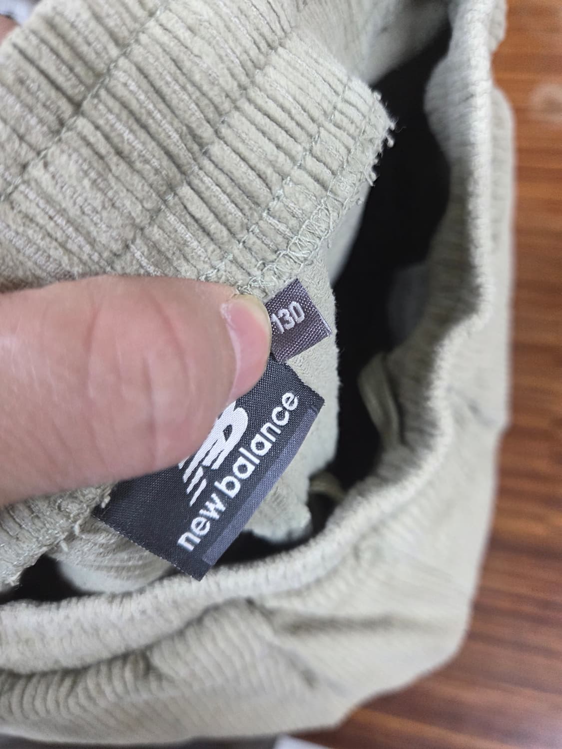 뉴발란스 키즈 핀턱 코듀로이 밴딩팬츠 130 상품이미지4