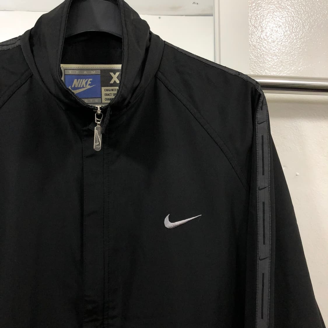 XL 나이키 빅스우시 바람막이 상품이미지5
