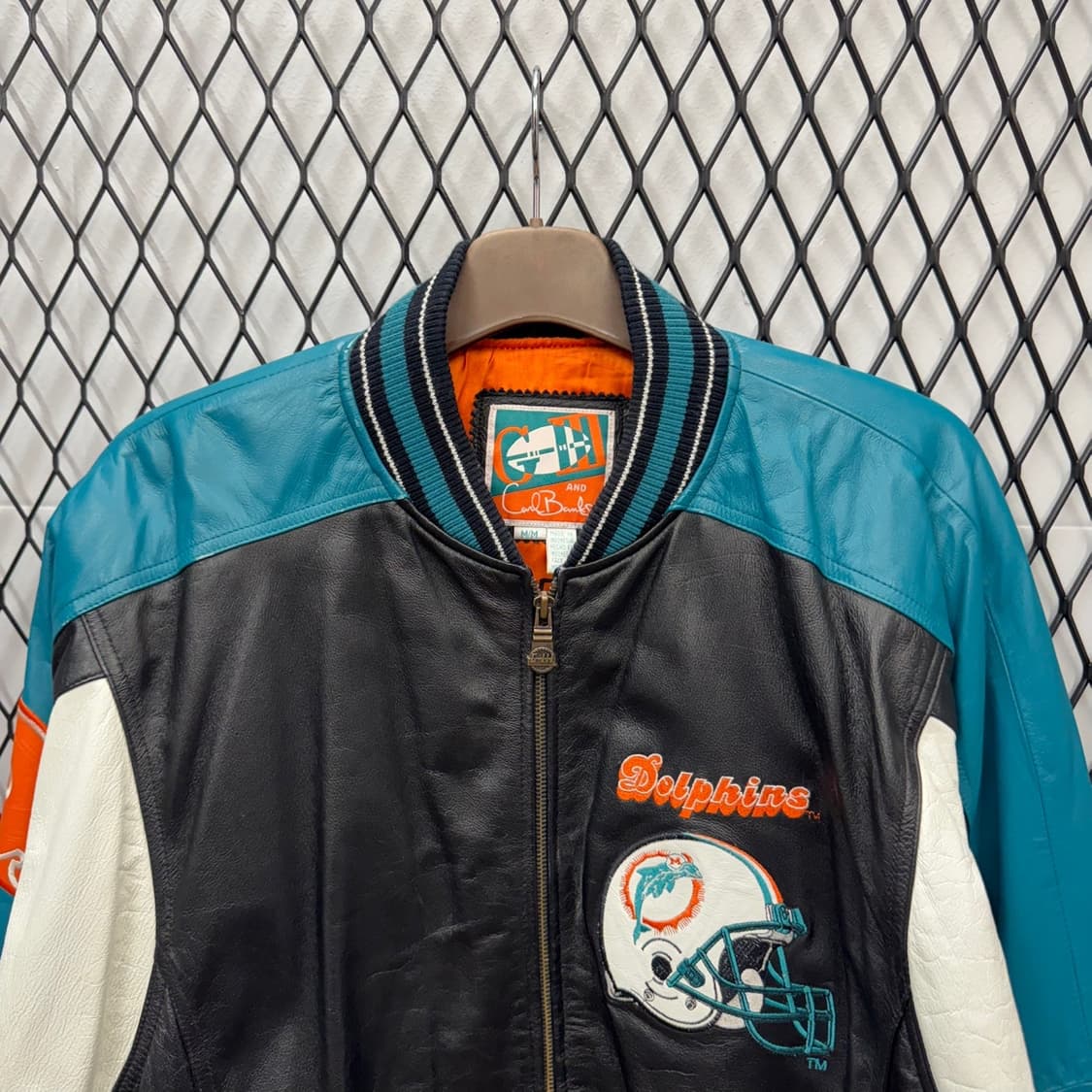 90s G-lll 칼뱅크 레더 바시티자켓 NFL 마이애미 돌핀스 블랙 상품이미지3