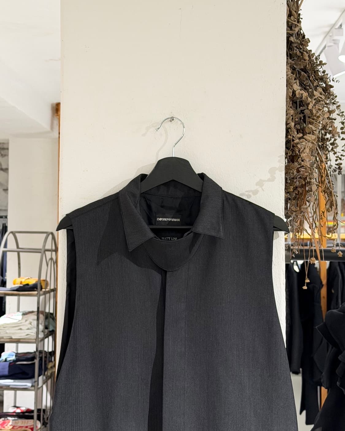 엠포리오 아르마니 차콜 매트 라인 하이넥 베스트  상품이미지4