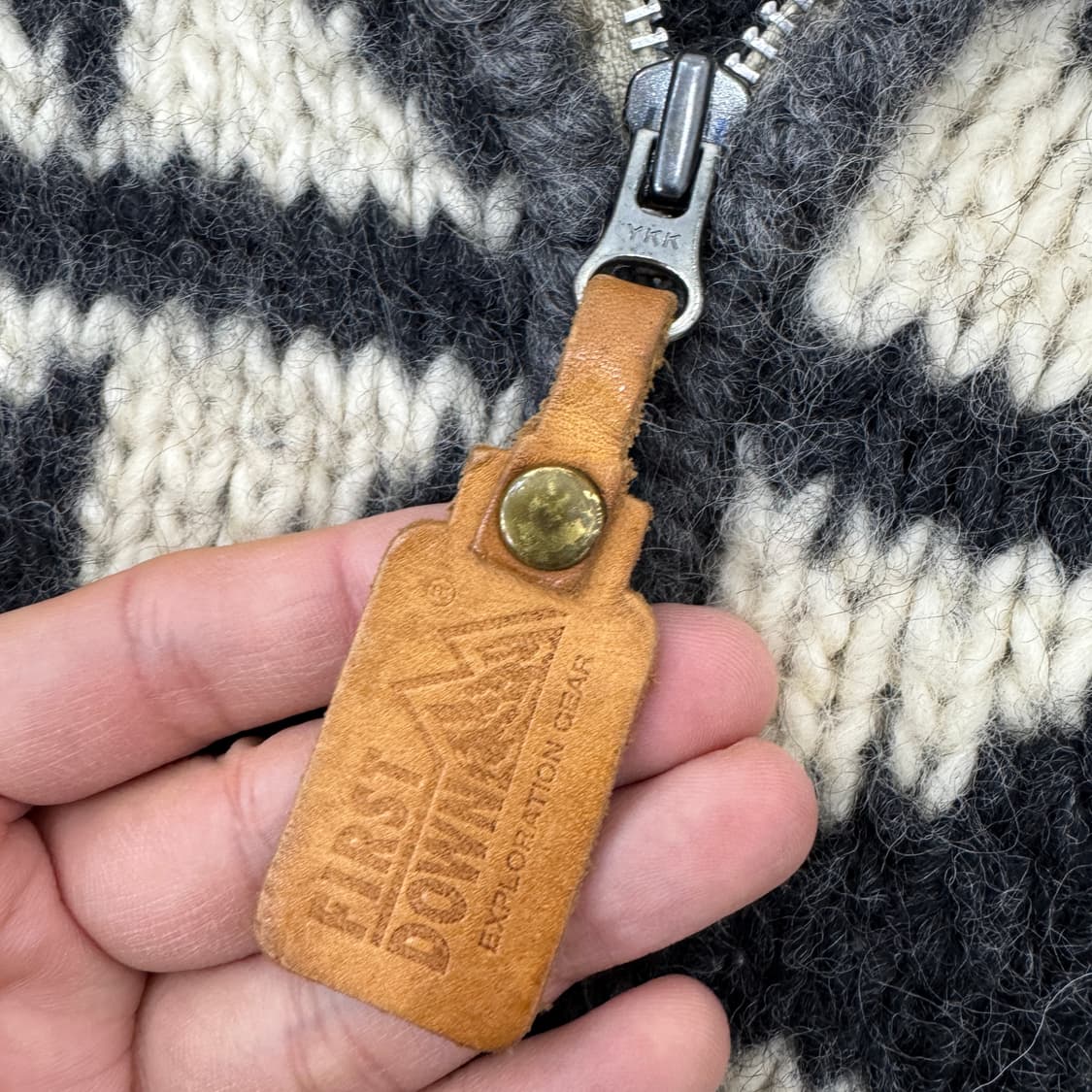 M 재팬 퍼스트다운 눈꽃 패턴 코위찬 해비 울 니트 집업  상품이미지6