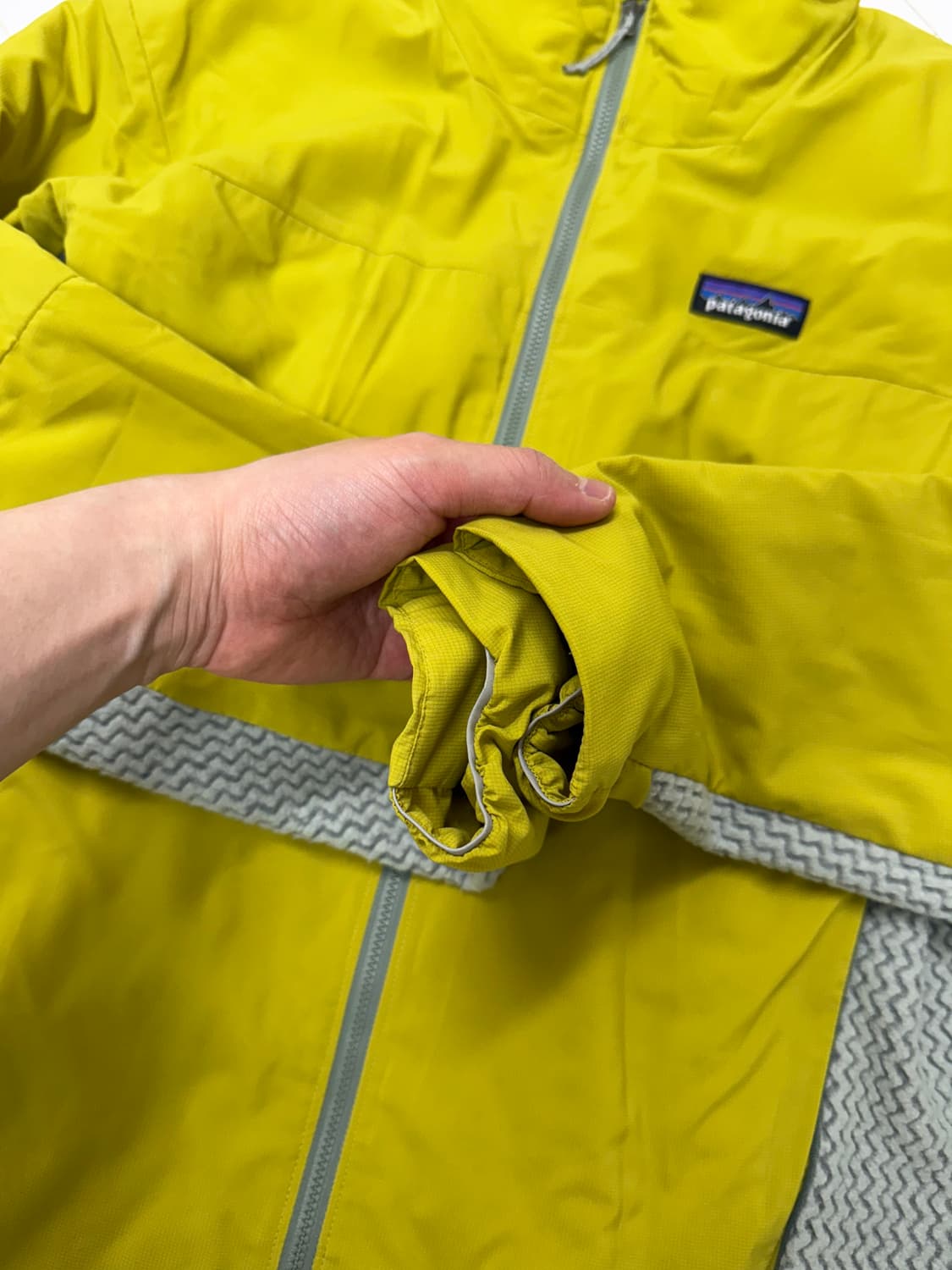 파타고니아 나노 에어 하이브리드 바람막이 자켓 M사이즈 파타고니아 등산  상품이미지2