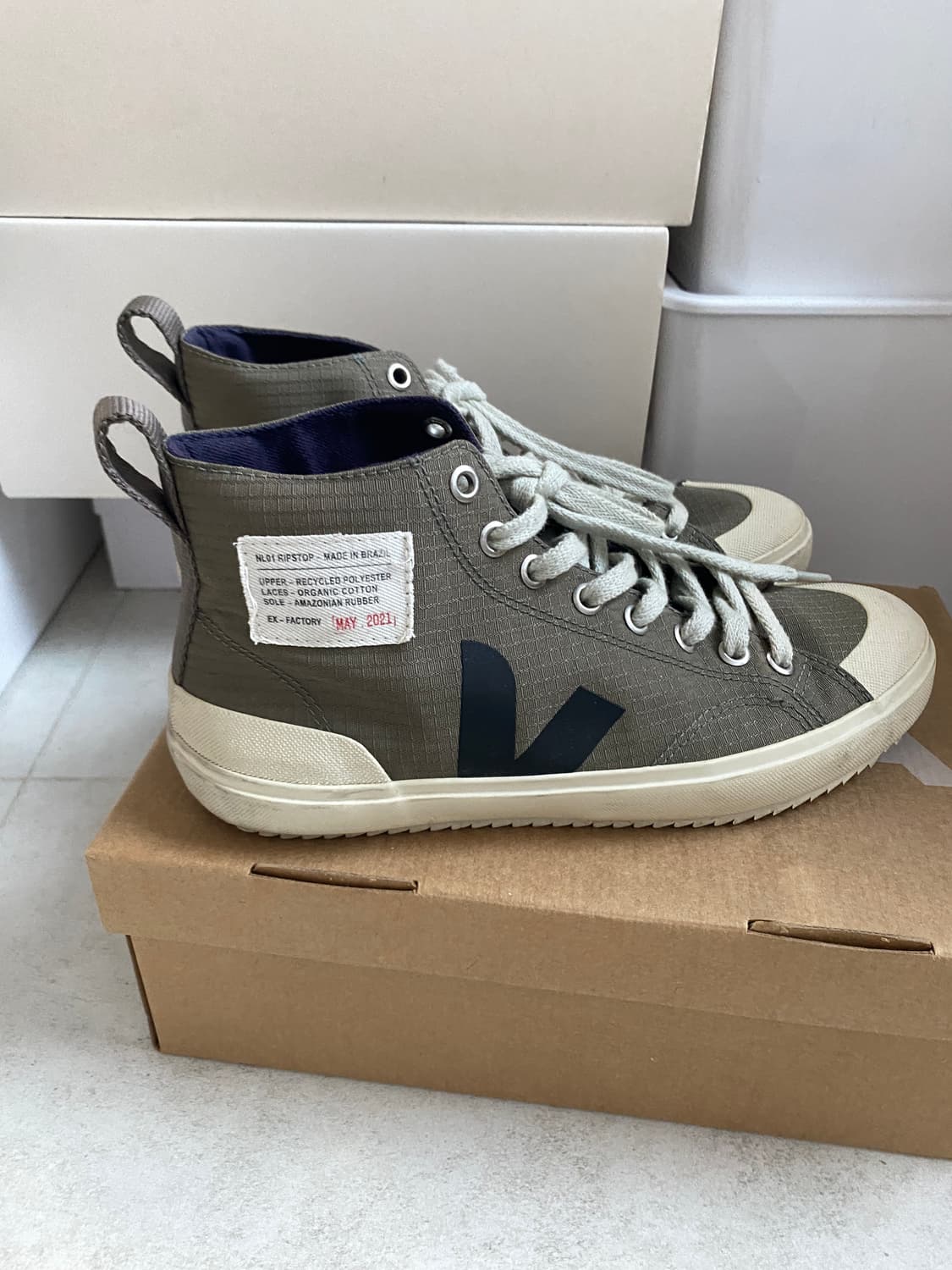 veja 나일론 카키 스니커즈 240사이즈 상품이미지1