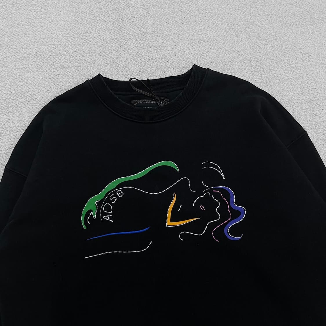 앤더슨벨 유니섹스 핫 스프링스 크루넥 맨투맨 블랙 상품이미지2