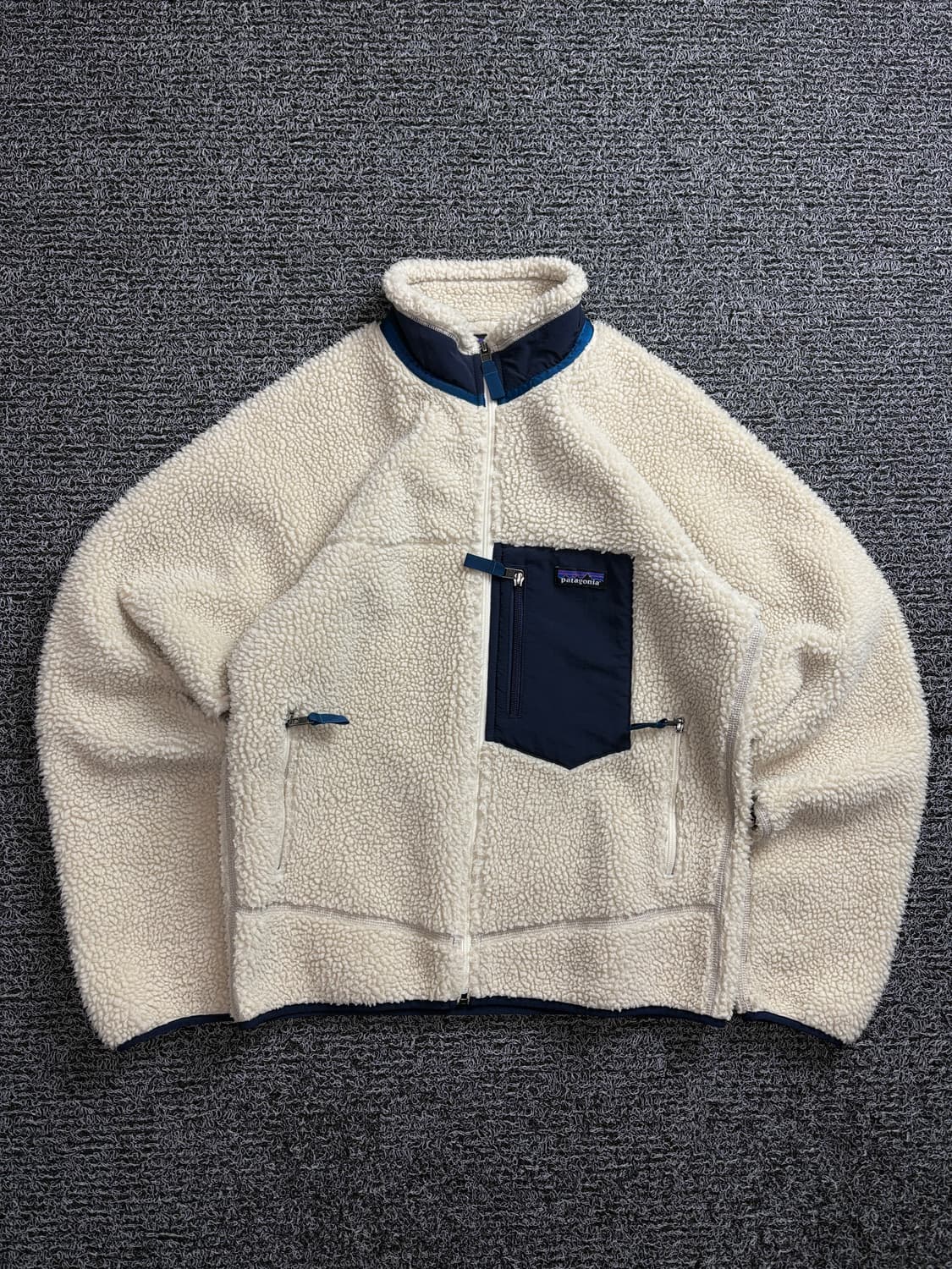 파타고니아 클래식 레트로 X 쉐르파 자켓 2211 상품이미지2