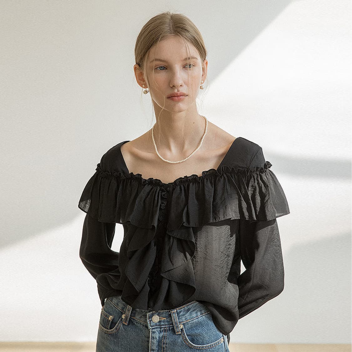 클렛 스퀘어 프릴 러플 블라우스 상품이미지3