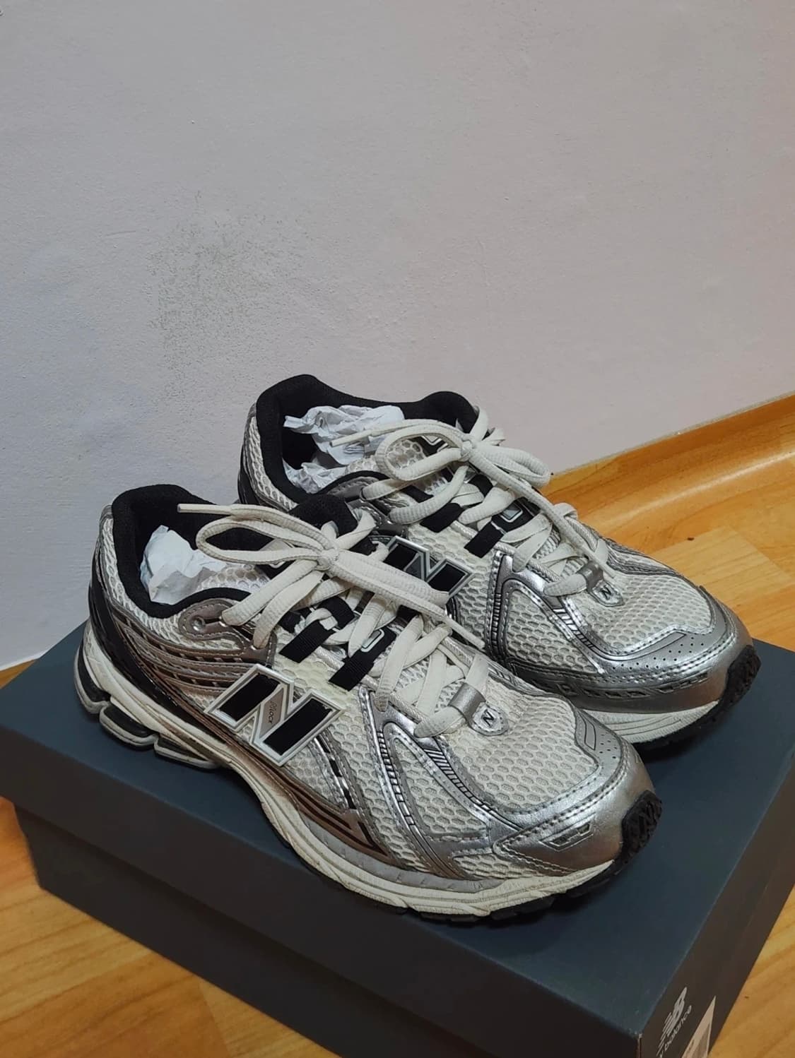 뉴발란스 1906R 실버 메탈릭 블랙 270 상품이미지1