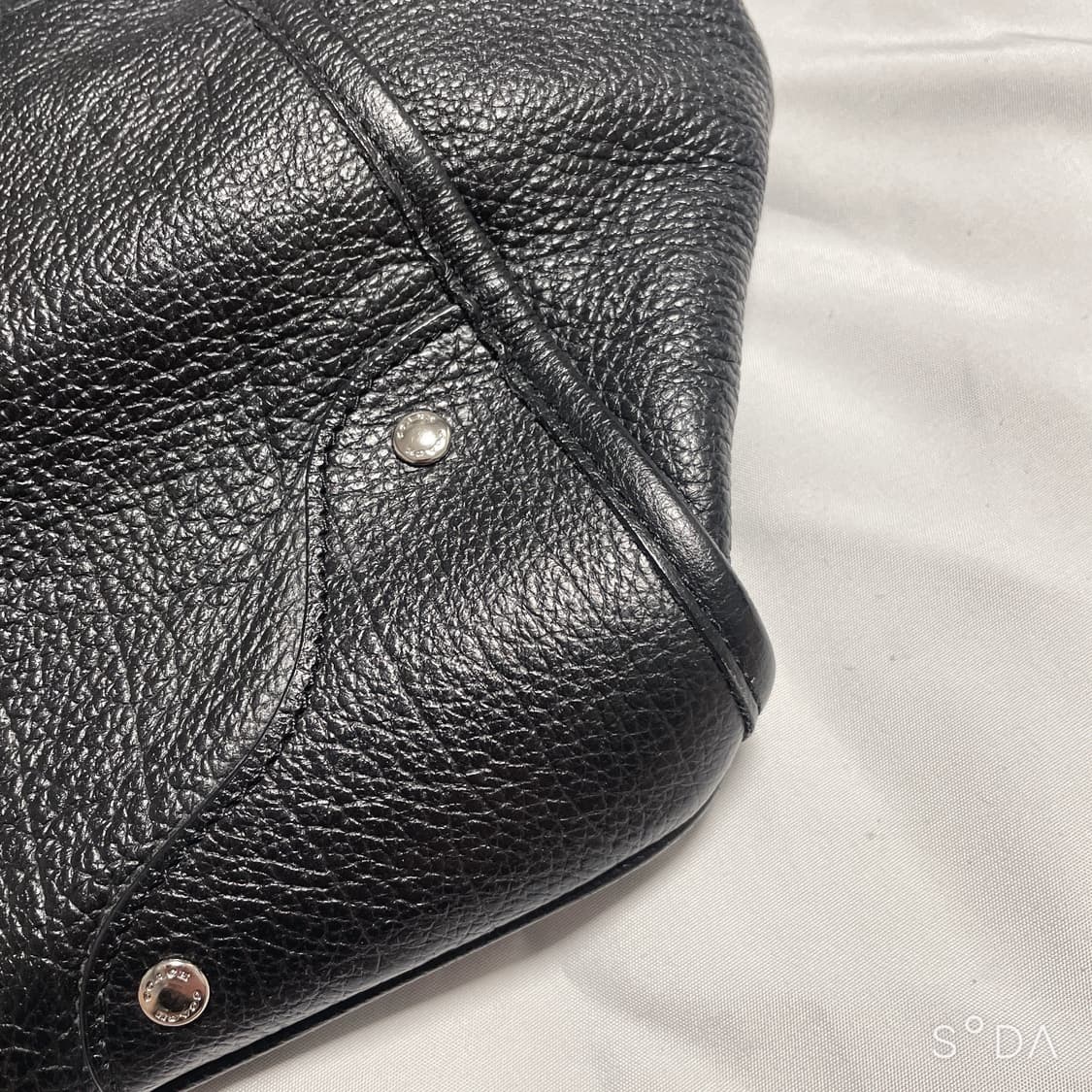 코치 블랙 가죽 숄더 크로스백 상품이미지3