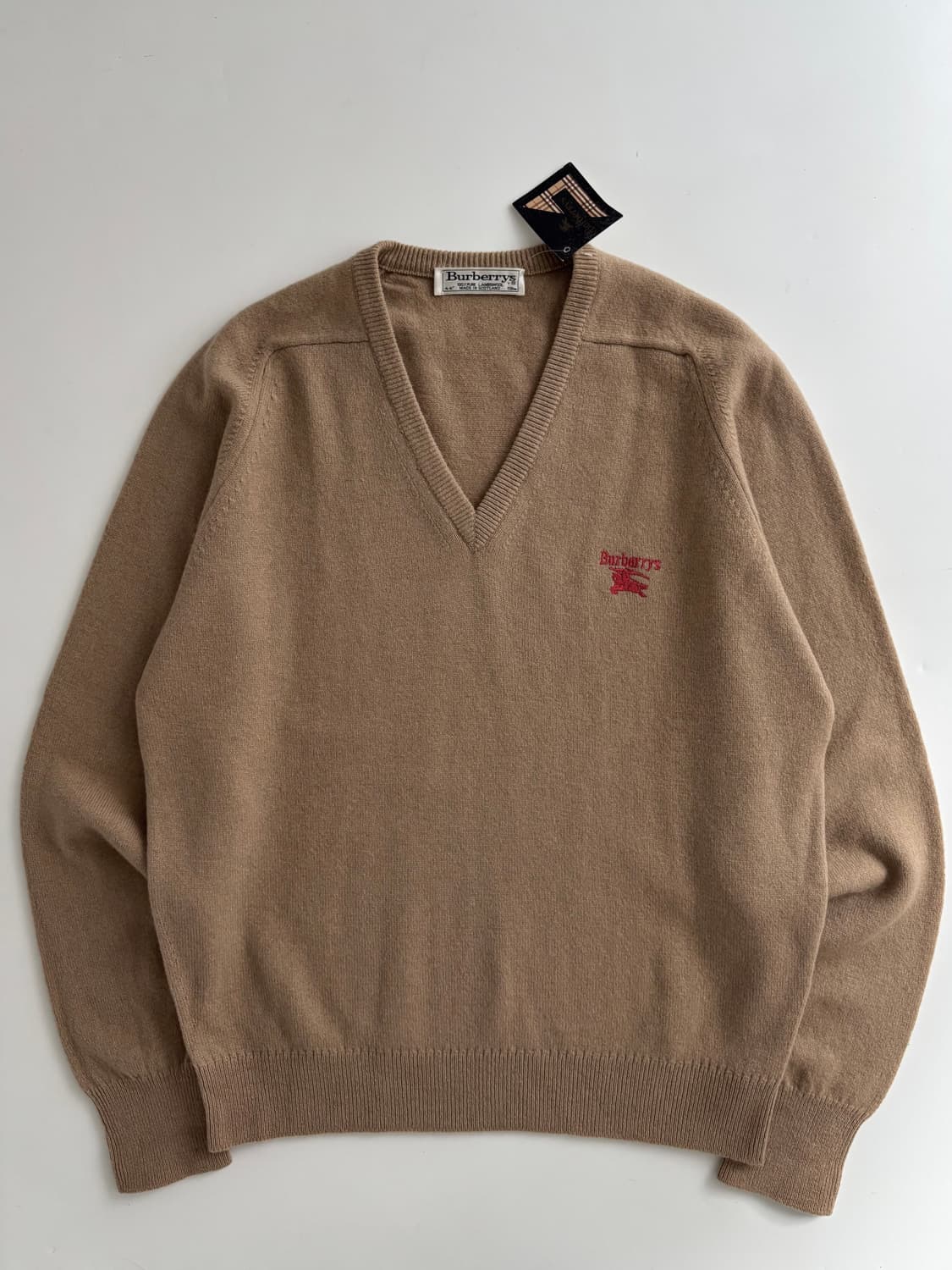 Burberry 버버리 베이지 기마로고 브이넥 니트 상품이미지2