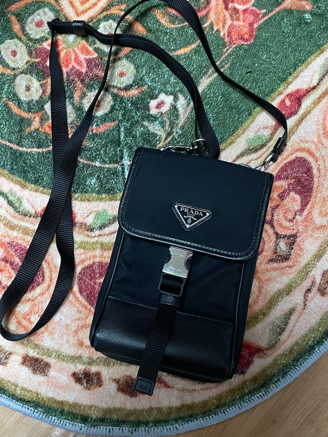 프라다 리나일론 앤 사피아노 레더 폰케이스 블랙 상품이미지3