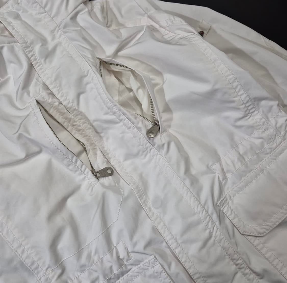 시리즈 화이트 바람막이 자켓  상품이미지3