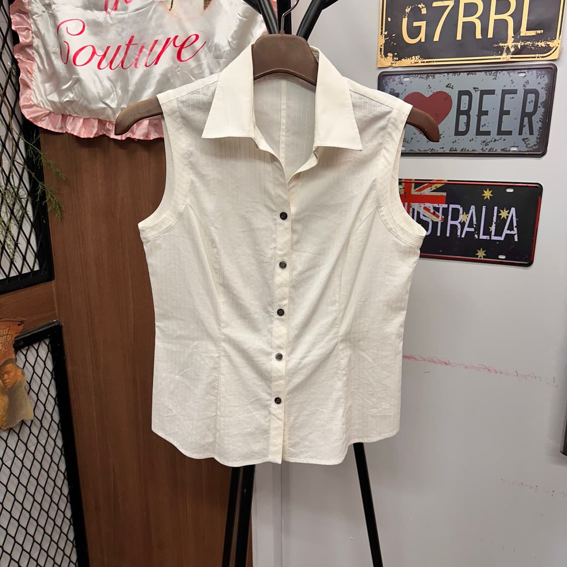 Ivory Metallic Stripe Sleeveless Shirt  상품이미지2