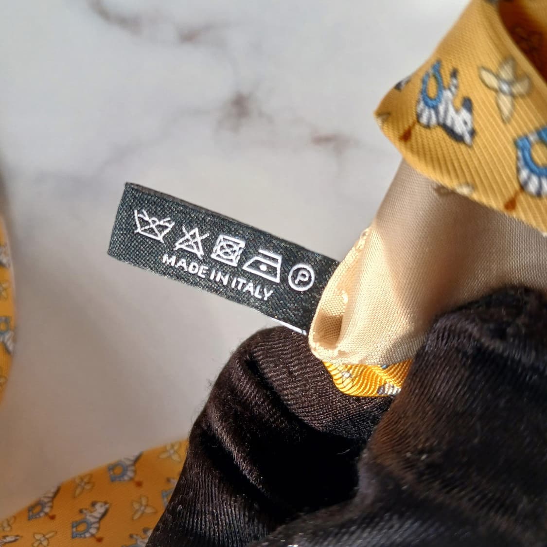 페라가모 옐로우 애니멀 패턴 넥타이 8.3cm B등급 A19716 상품이미지7