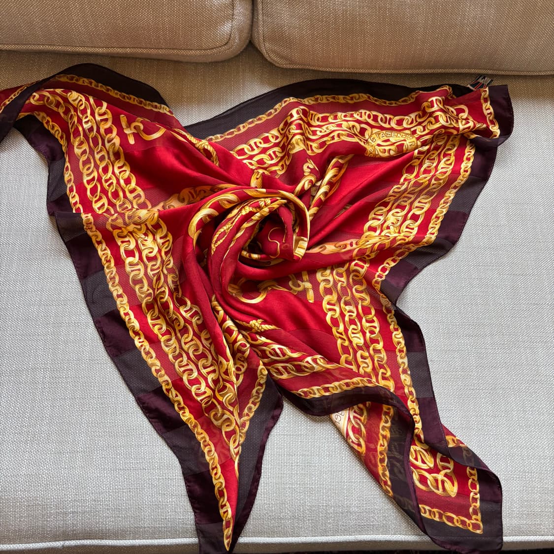 슬래진저(Slazenger)빈티지 스타일의 체인 패턴 실크 스카프 상품이미지7