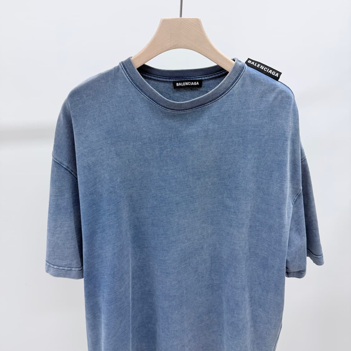 [S+급/M] 발렌시아가 워싱 반팔 티셔츠 블루 상품이미지2