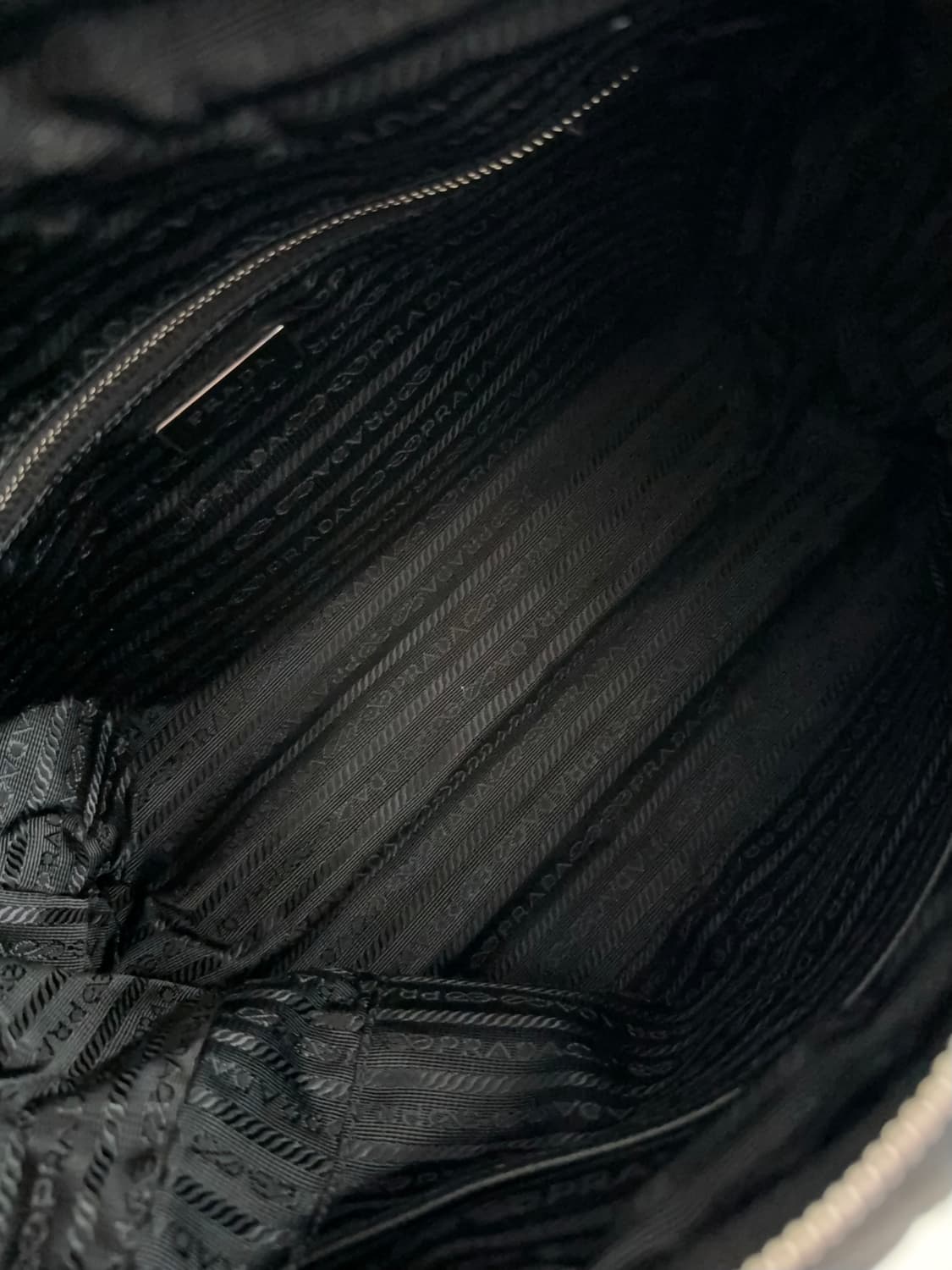 프라다 나일론 퀄팅 체인 숄더백 상품이미지6